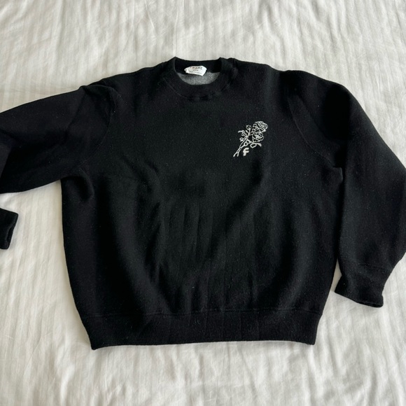 Frame Black Sweater, no size tag but fits like Small - Picture 2 of 7